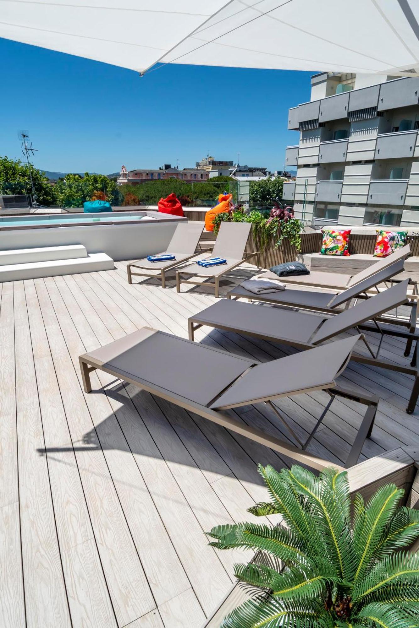 Hotel Albatros Misano Adriatico Exterior photo